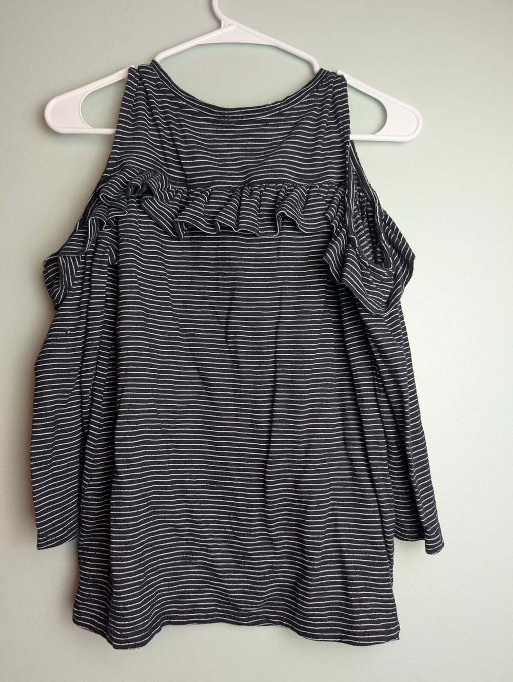 y2k Casualchic Loft Cold Shoulder Top Size S Striped Ruffle Sleeve